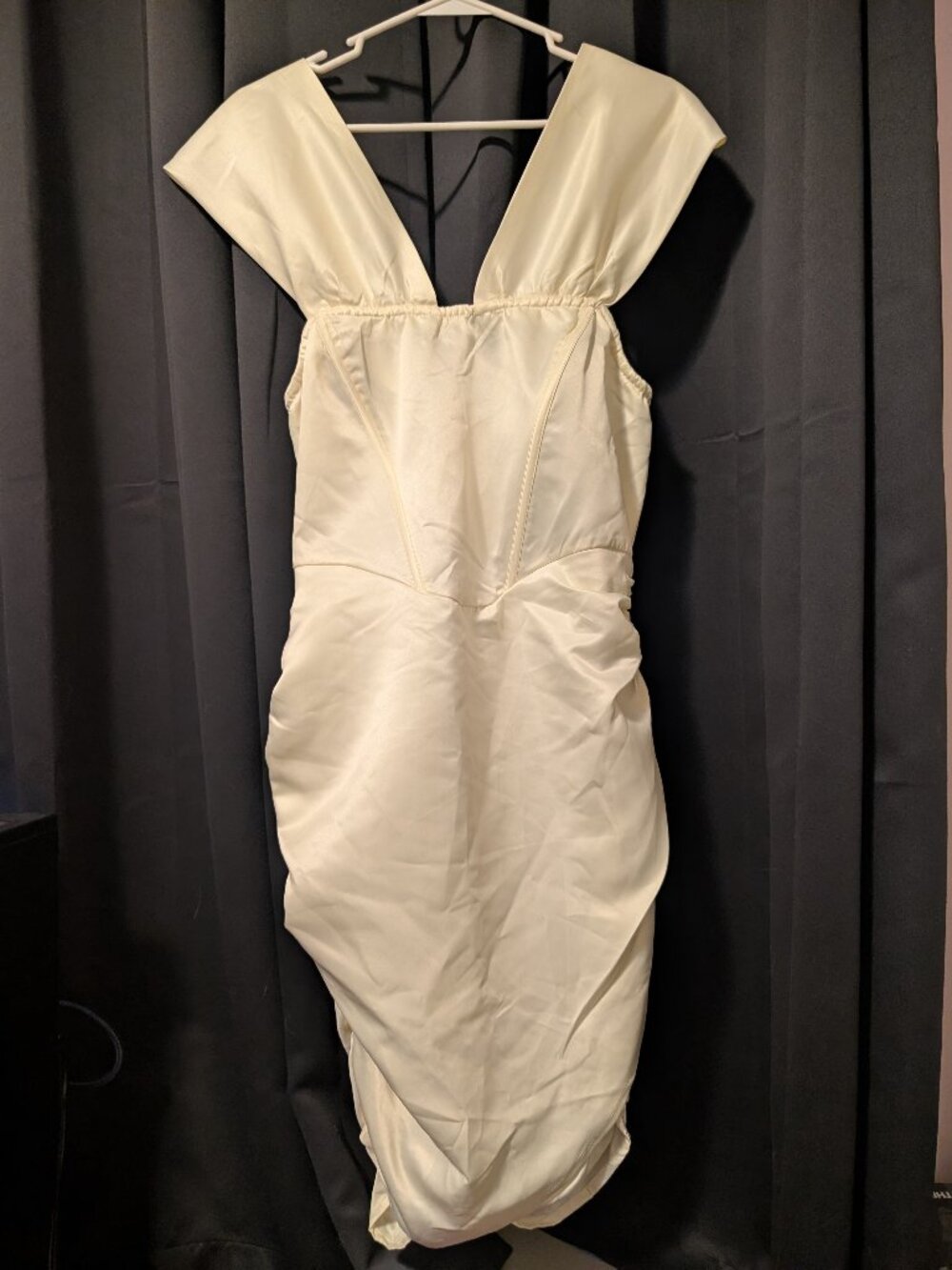 PrettyLittleThing Shape Cream Ruched Bardot Bodycon Dress - Size 10 - NWT